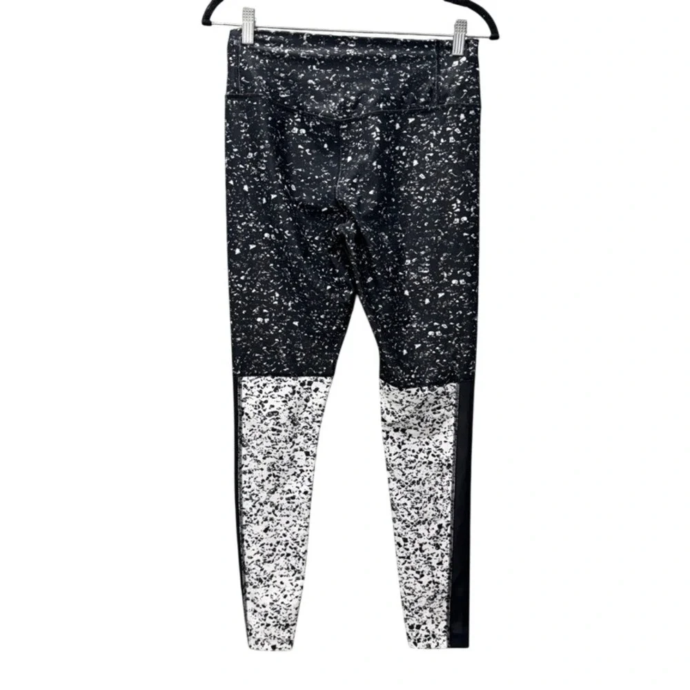 Nike Dri-FIT One Legend Pants Womens Medium Black White Speckled Leggings